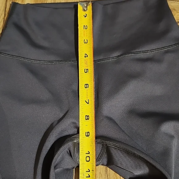 ALO Yoga Charcoal Leggings Size S - Picture 16 of 16